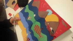 Arbos, da sempre legata al mondo della scuola e dell'infanzia, ha collaborato con l’associazione Rosso di Marte (http://www.rossodimarte.it/joomla/) che con le due storiche dell’arte Selena Favotto e Daniela Giordani che la gestiscono, propone laboratori alle scuole. È toccato, stavolta, alla scuola elementare Don Orione di Strà (provincia di Venezia) e, in particolare, a trenta piccoli artisti di due classi 5° elementare. 