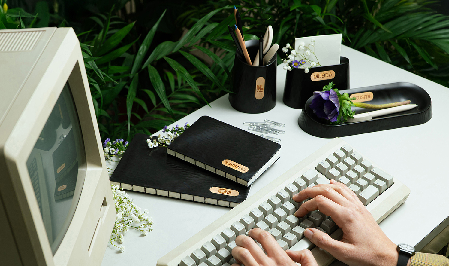 gadget promozionali sostenibili TREEPLASTIC PERSONALIZZATO SU SCRIVANIA